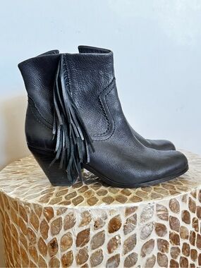 Sam Edelman Black Louie Fringe Leather Ankle Boots size 8.5